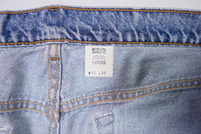 Load image into Gallery viewer, Vintage Levi&#39;s Pants | 42/32