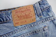 Load image into Gallery viewer, Vintage Levi&#39;s Jeans | 36/32