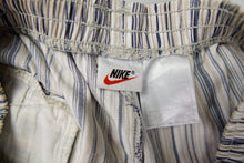 Load image into Gallery viewer, Vintage Nike Shorts | L